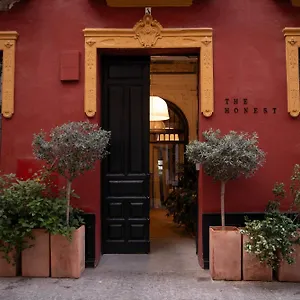 The Honest & Hotel Sevilha
